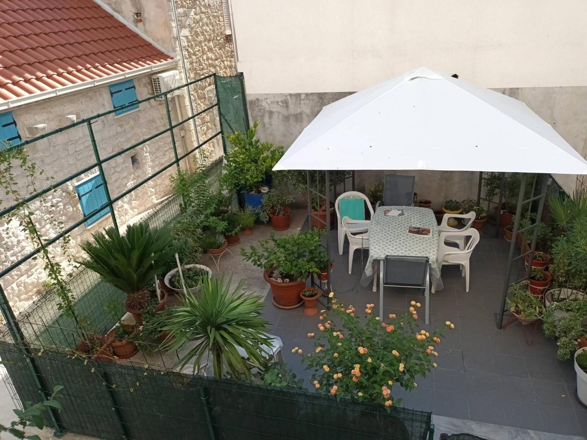 Stela Guest house *